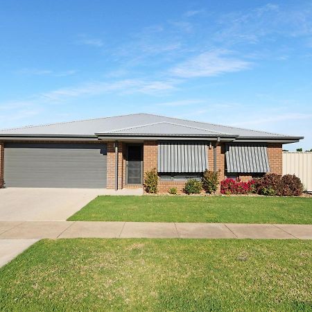 Central Haven Villa Yarrawonga Exterior photo