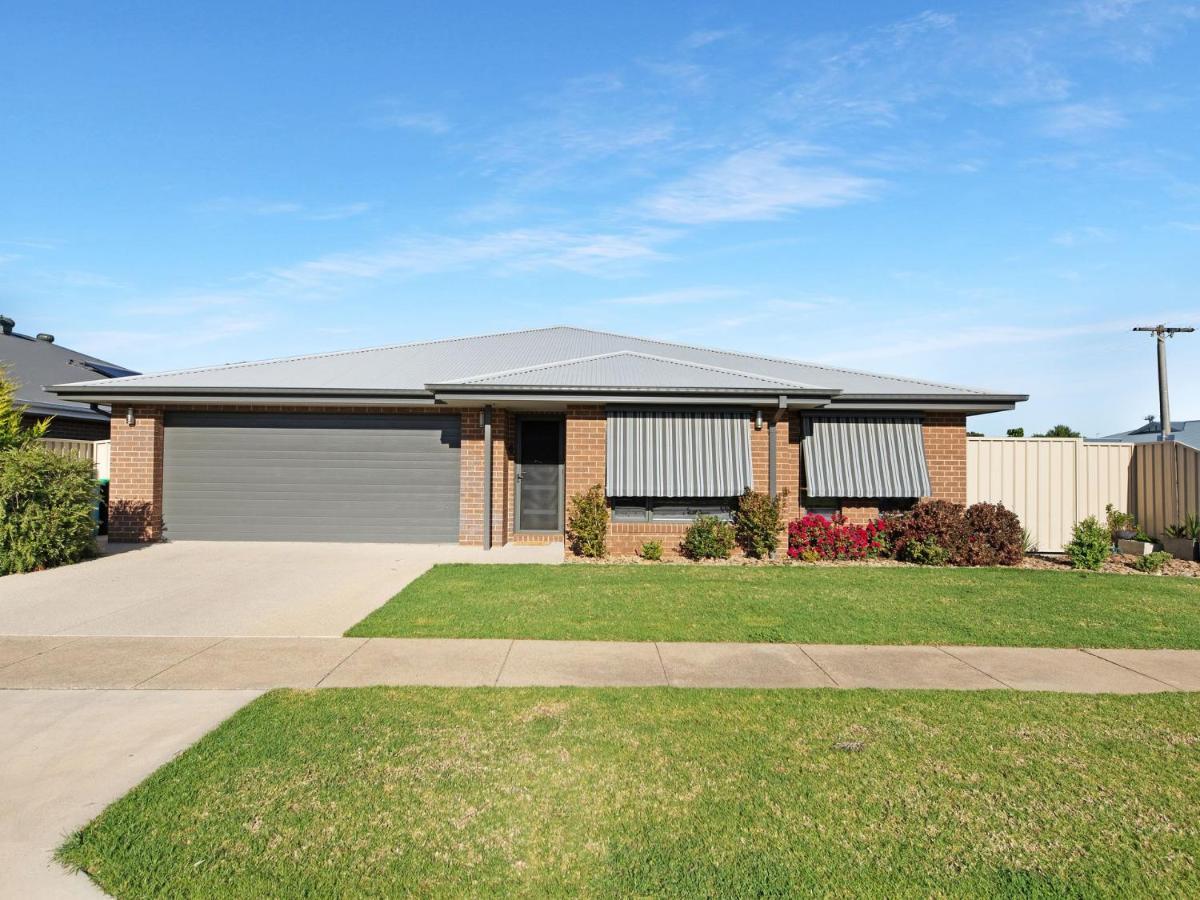 Central Haven Villa Yarrawonga Exterior photo